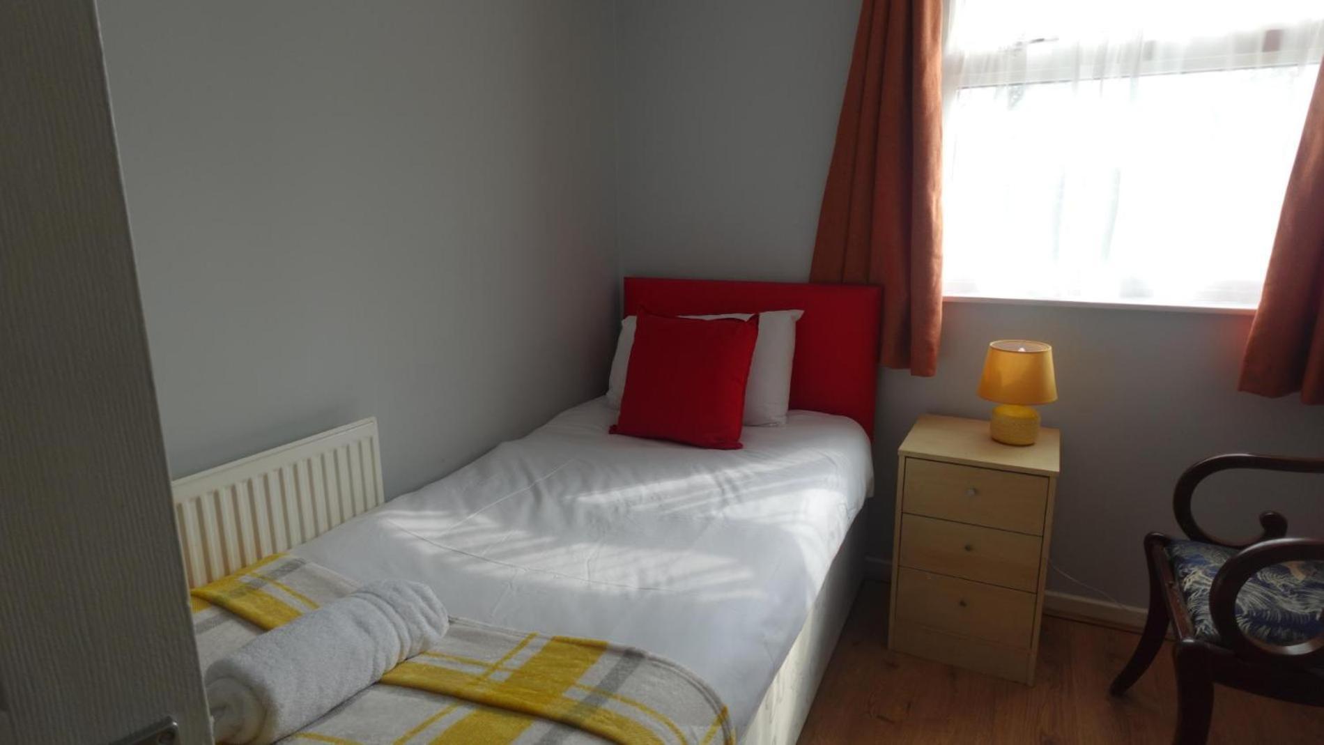 Chelsea House-Huku Kwetu Dunstable-3 Bedroom House Houghton Regis ภายนอก รูปภาพ