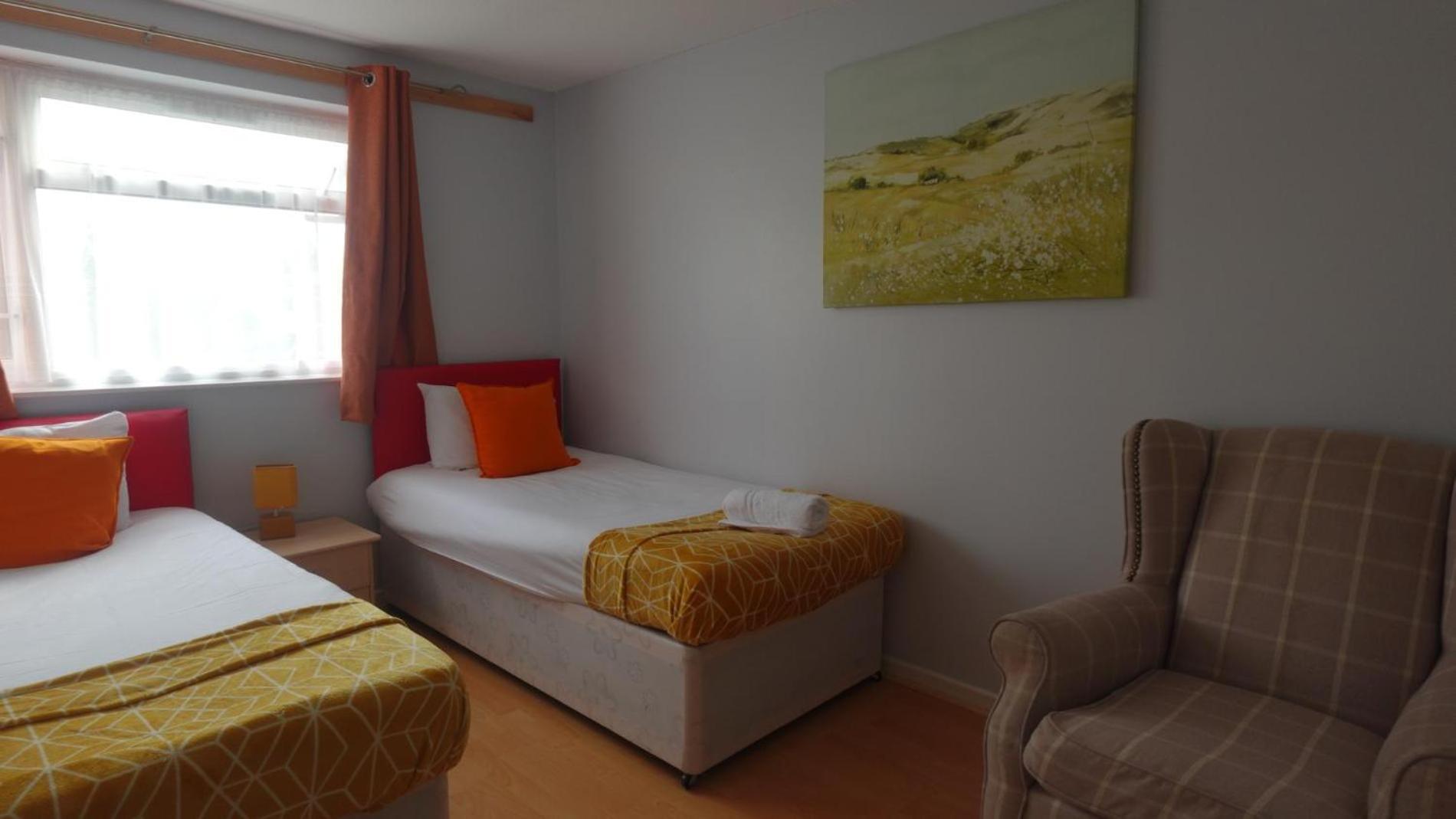 Chelsea House-Huku Kwetu Dunstable-3 Bedroom House Houghton Regis ภายนอก รูปภาพ