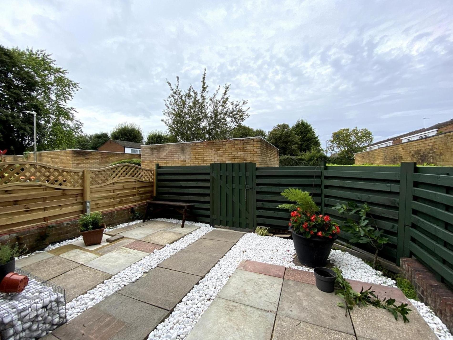 Chelsea House-Huku Kwetu Dunstable-3 Bedroom House Houghton Regis ภายนอก รูปภาพ